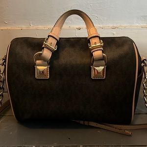 Black crossbody Michael lord